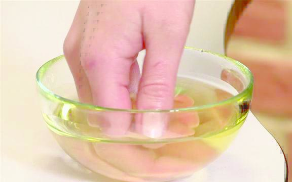 Холодное оливковое масло ускорит процесс регенерации кожи